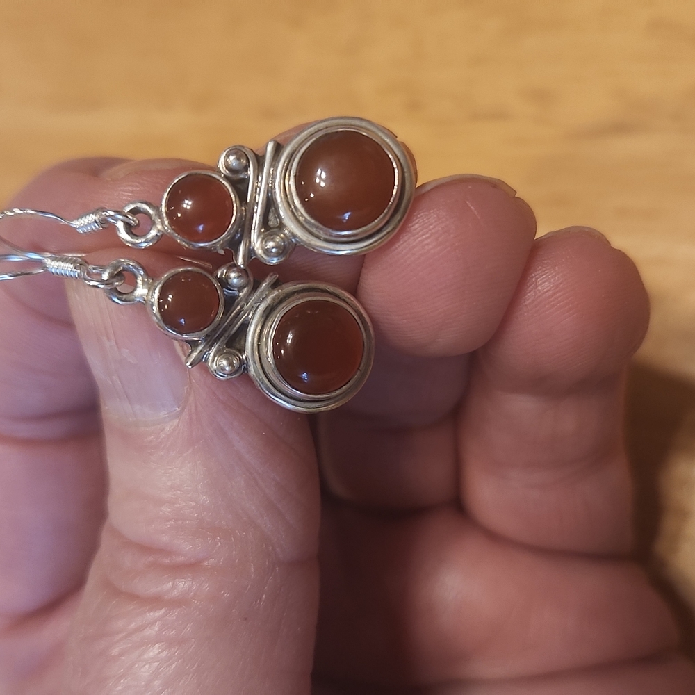 Very pretty Carnelian Sterling Silver Earrings